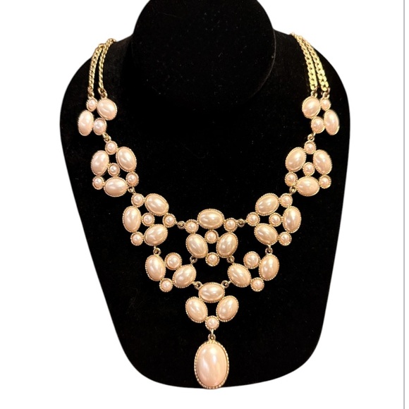 Amrita Singh Jewelry - Amrita Singh White/Gold Statement Necklace with Pearl Stones MSRP $145